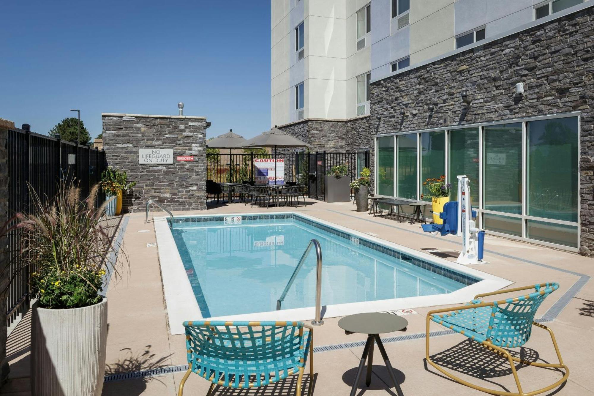 Towneplace Suites By Marriott Denver North ת'ורנטון מראה חיצוני תמונה